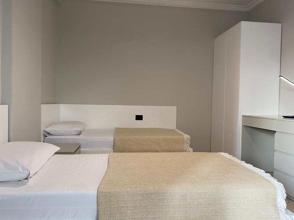 Laureta Central Apartment Tirana Exterior foto